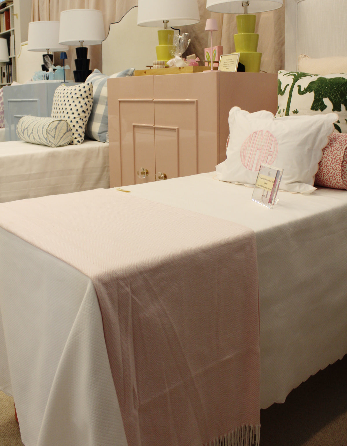 Celine Throw Celine Throw White/Carnation – Finley Lane Designs